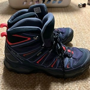 Women’s hiking boots